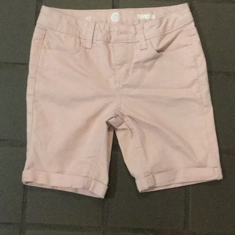 Light pink Bermuda shorts